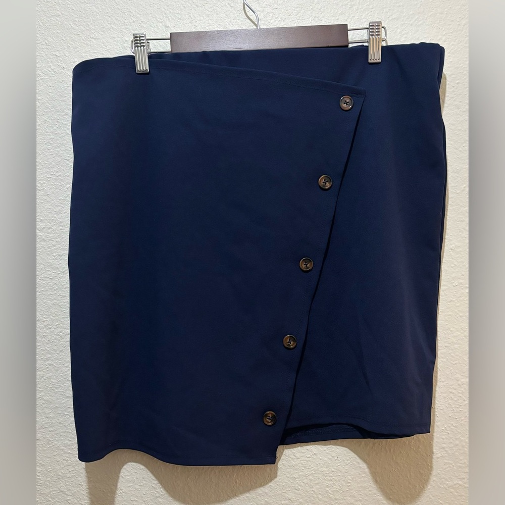 Torrid navy blue skirt size 2